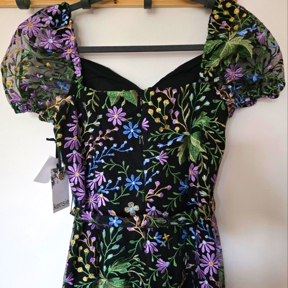 Kensie Women's Floral Embroidered Mesh Dress - Picture 4 of 9